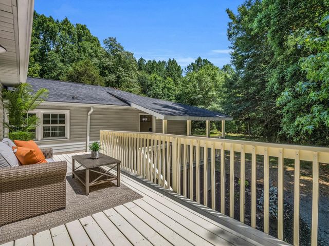 301 W Finger Street, Landrum, SC 29356