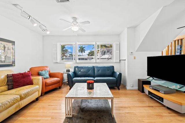 1031 NE 27th Avenue, Pompano Beach, FL 33062