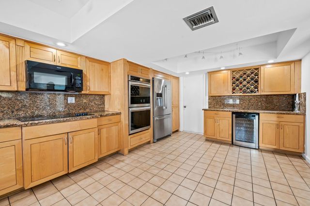 1031 NE 27th Avenue, Pompano Beach, FL 33062