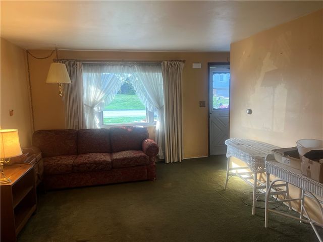 709 Providence Dr, Plum Boro, PA 15239