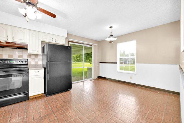 56 Arbor Lane SW, Pataskala, OH 43062