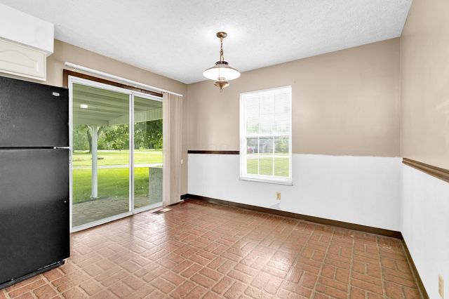 56 Arbor Lane SW, Pataskala, OH 43062