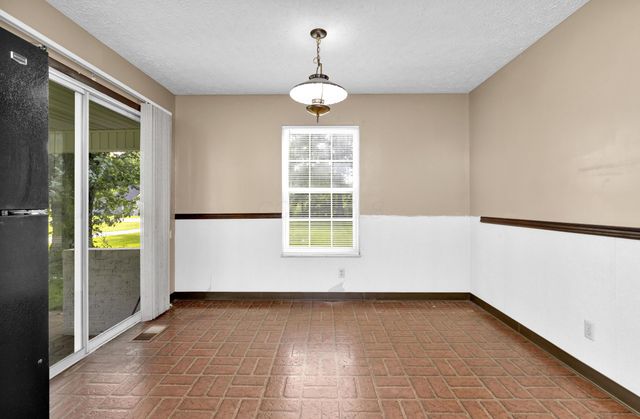 56 Arbor Lane SW, Pataskala, OH 43062