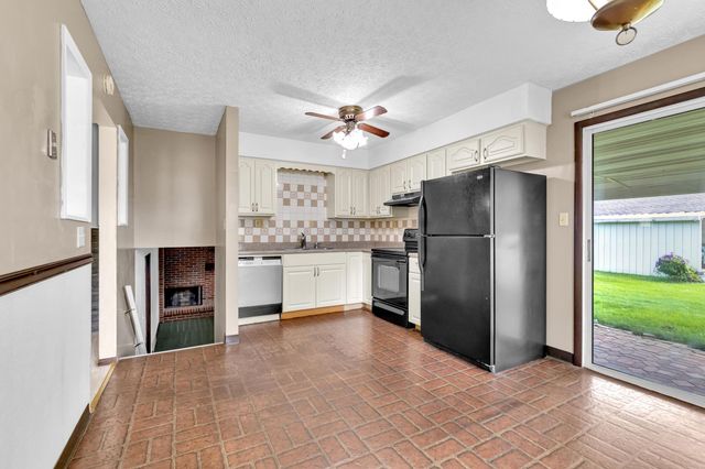 56 Arbor Lane SW, Pataskala, OH 43062