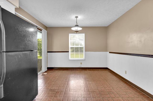 56 Arbor Lane SW, Pataskala, OH 43062