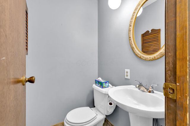 56 Arbor Lane SW, Pataskala, OH 43062