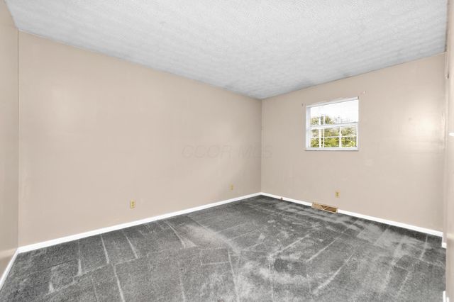 56 Arbor Lane SW, Pataskala, OH 43062