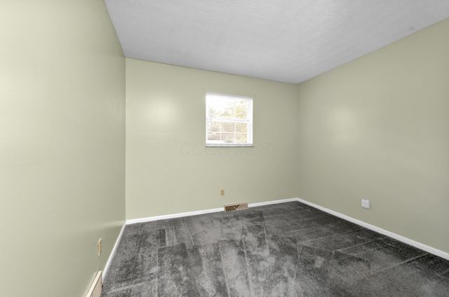 56 Arbor Lane SW, Pataskala, OH 43062