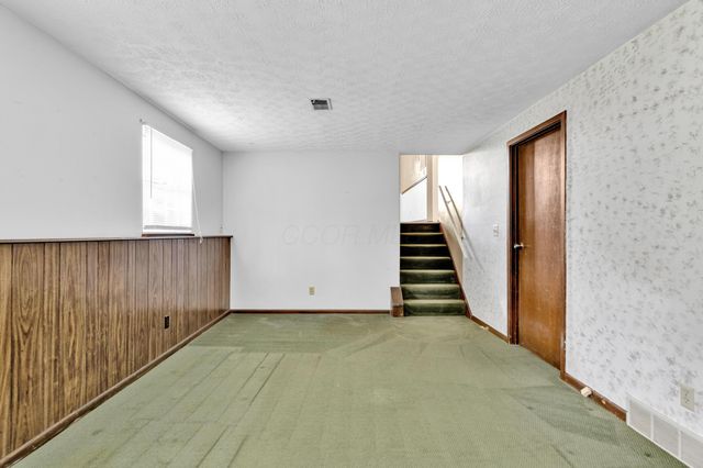 56 Arbor Lane SW, Pataskala, OH 43062