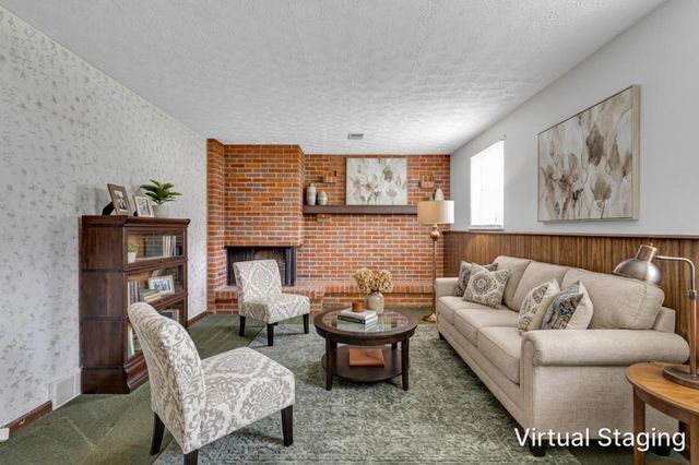 56 Arbor Lane SW, Pataskala, OH 43062