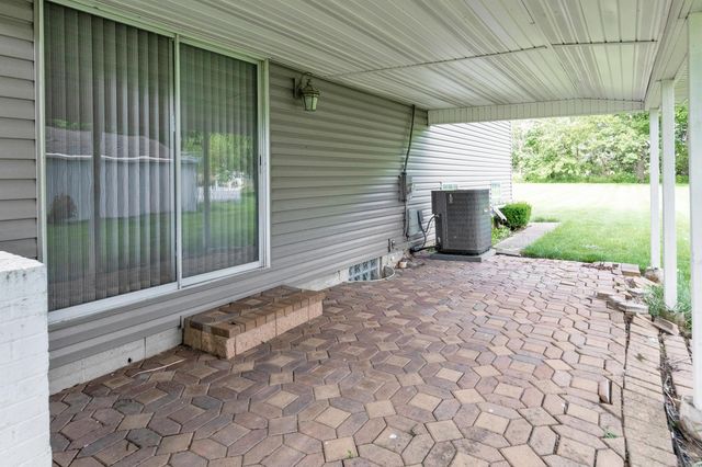 56 Arbor Lane SW, Pataskala, OH 43062