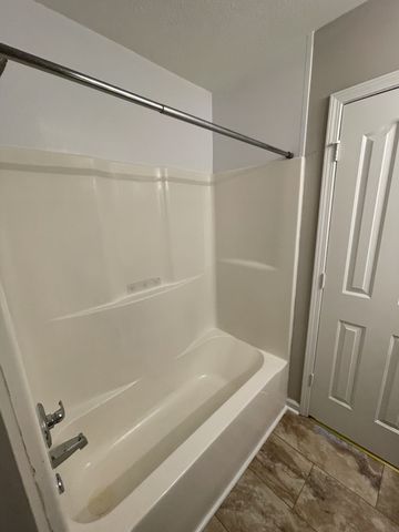 2961 S Rutherford Blvd Apt D2, Murfreesboro, TN 37130