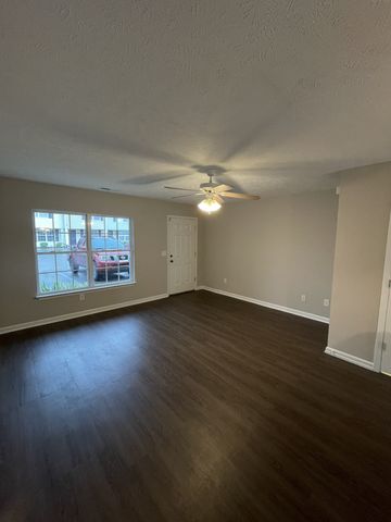 2961 S Rutherford Blvd Apt D2, Murfreesboro, TN 37130