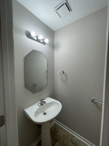 2961 S Rutherford Blvd Apt D2, Murfreesboro, TN 37130