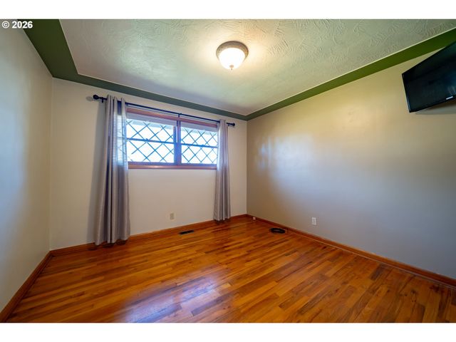 850 EMPIRE St Nw, Salem, OR 97304