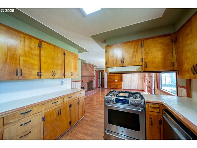 850 EMPIRE St Nw, Salem, OR 97304