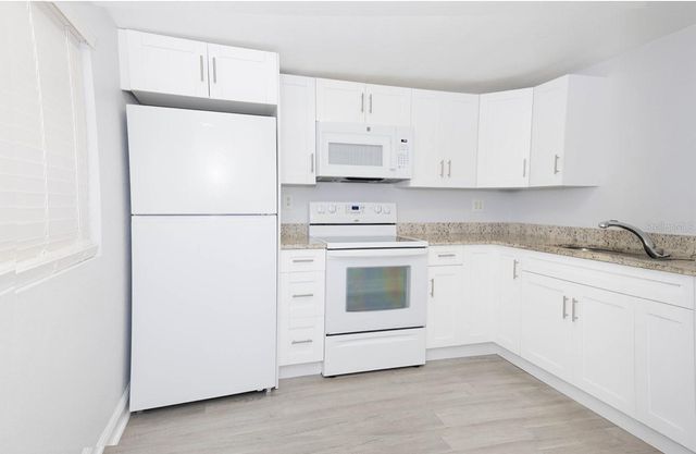 8905 ROCKY RUN COURT, Tampa, FL 33634