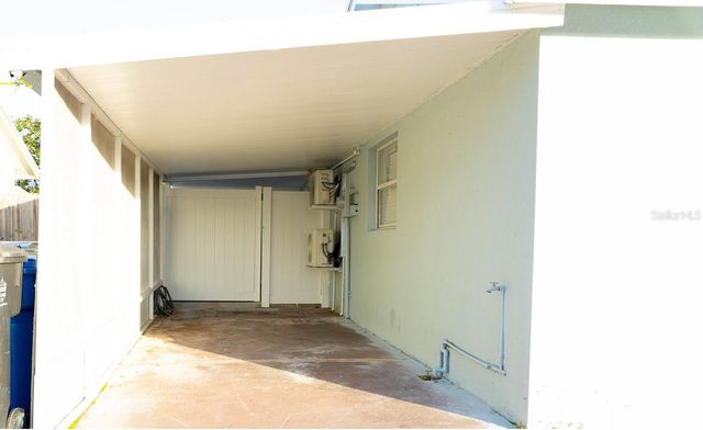 8905 ROCKY RUN COURT, Tampa, FL 33634