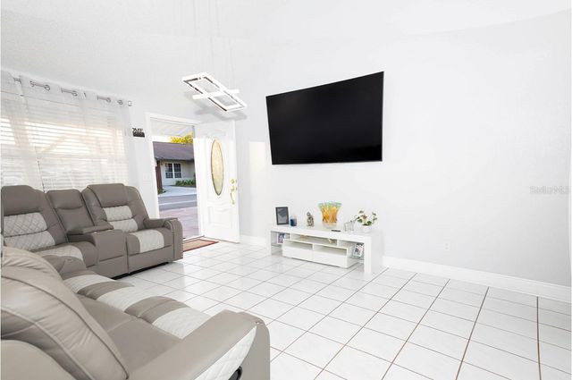 8905 ROCKY RUN COURT, Tampa, FL 33634