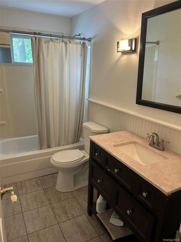 363 N Wellwood Avenue, Lindenhurst, NY 11757