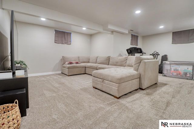 3300 Cooper Avenue, Lincoln, NE 68506