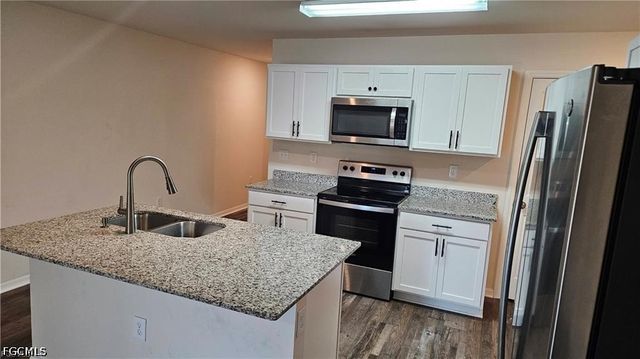 9028 Aegean CIR, Lehigh Acres, FL 33936