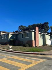 423 La Casa Avenue, San Mateo, CA 94403