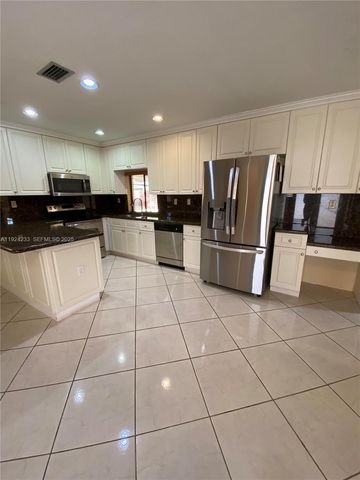 15071 SW 44th Ter, Miami, FL 33185