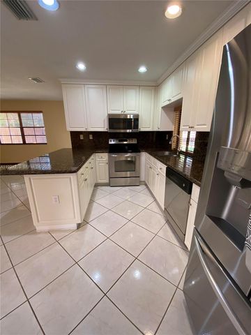 15071 SW 44th Ter, Miami, FL 33185