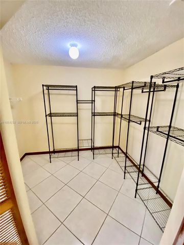 15071 SW 44th Ter, Miami, FL 33185