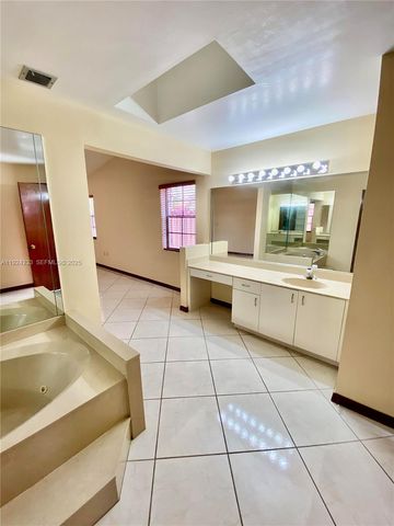 15071 SW 44th Ter, Miami, FL 33185