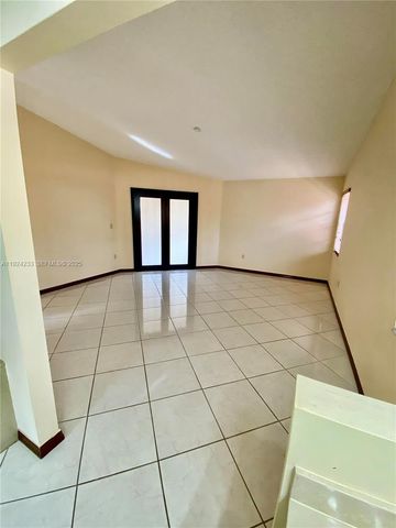 15071 SW 44th Ter, Miami, FL 33185