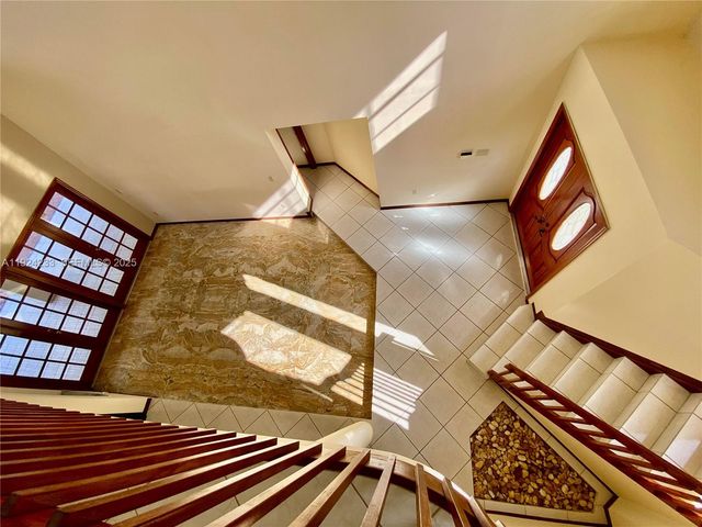 15071 SW 44th Ter, Miami, FL 33185