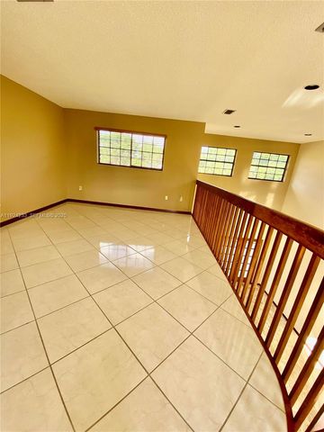 15071 SW 44th Ter, Miami, FL 33185