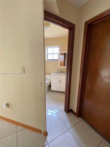 15071 SW 44th Ter, Miami, FL 33185