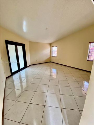 15071 SW 44th Ter, Miami, FL 33185