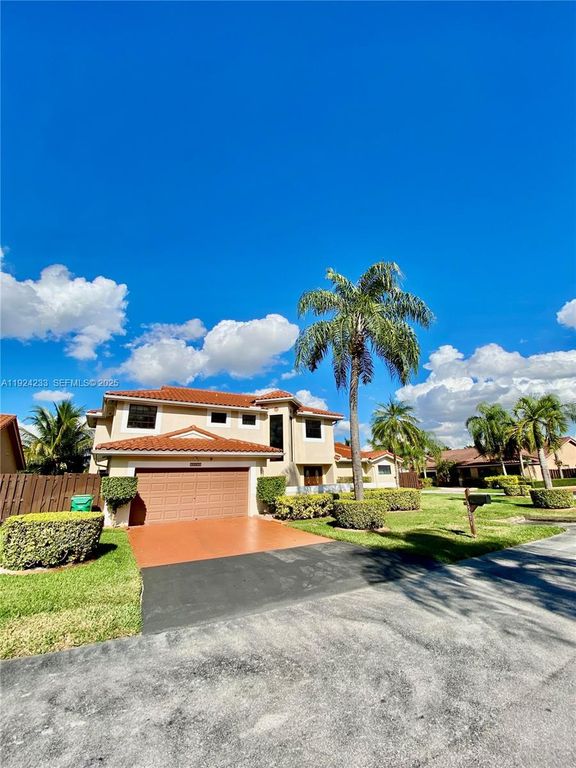 15071 SW 44th Ter, Miami, FL 33185