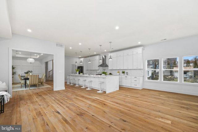 1713 N CAMERON ST, Arlington, VA 22207