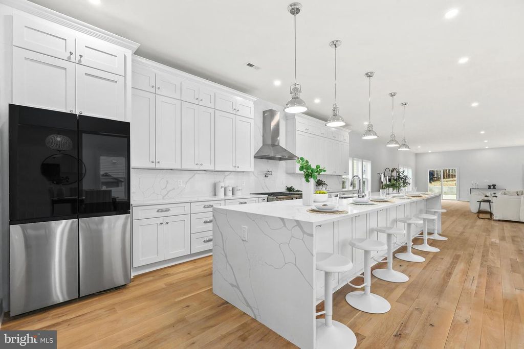 1713 N CAMERON ST, Arlington, VA 22207