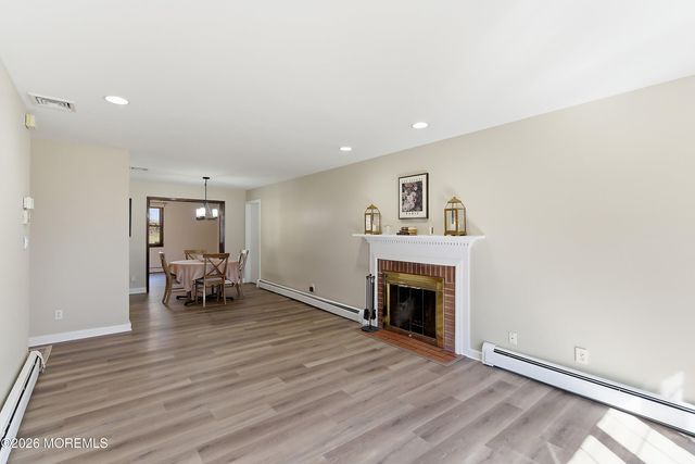 4 The Trail, Middletown, NJ 07748