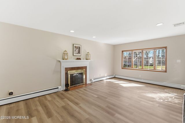 4 The Trail, Middletown, NJ 07748