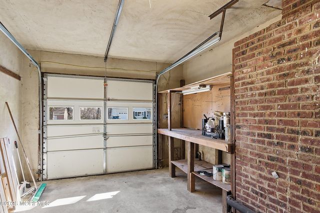 4 The Trail, Middletown, NJ 07748