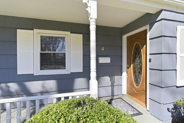 4 The Trail, Middletown, NJ 07748