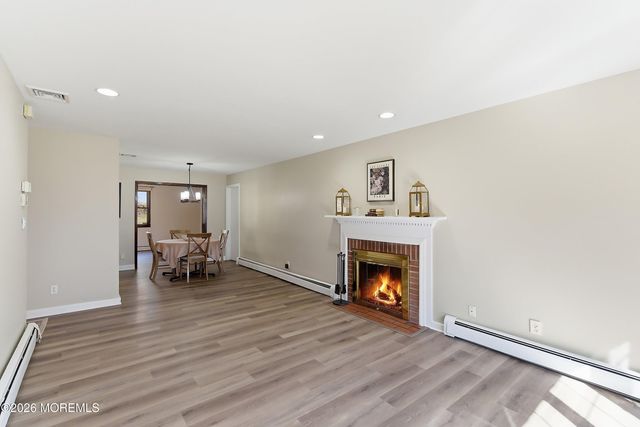 4 The Trail, Middletown, NJ 07748