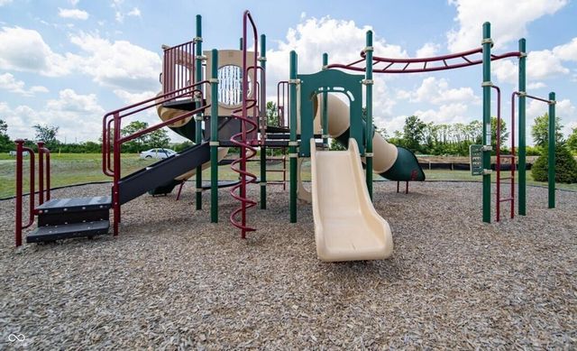 2586 Kingman Drive, Whitestown, IN 46075