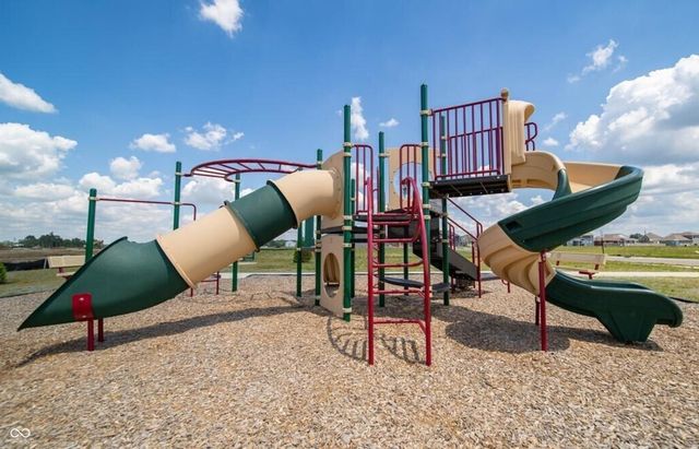 2586 Kingman Drive, Whitestown, IN 46075