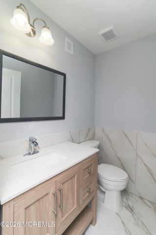128 Center Avenue, Leonardo, NJ 07737