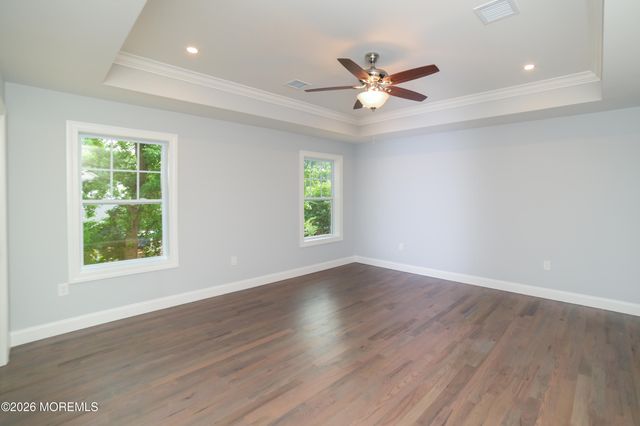 128 Center Avenue, Leonardo, NJ 07737
