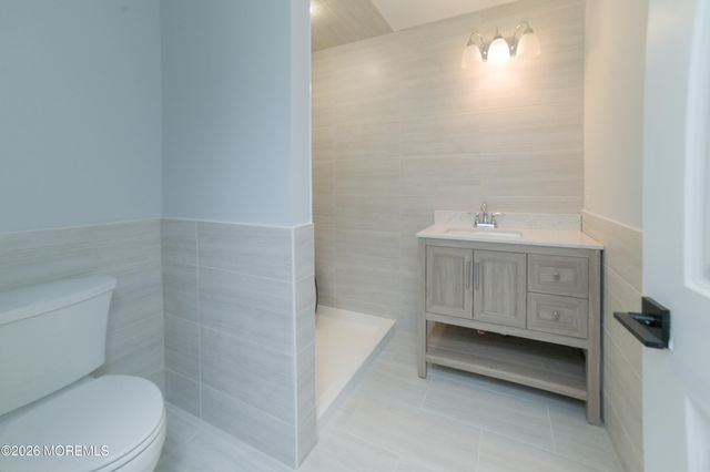 128 Center Avenue, Leonardo, NJ 07737