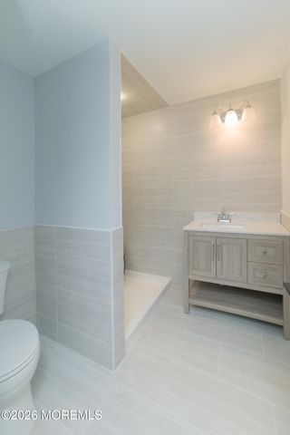 128 Center Avenue, Leonardo, NJ 07737